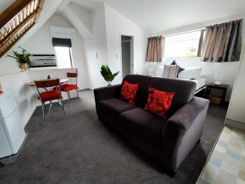 Studio On Golders - Two Minutes To The Lake And Quick Drive To Town! Taupo Exterior photo