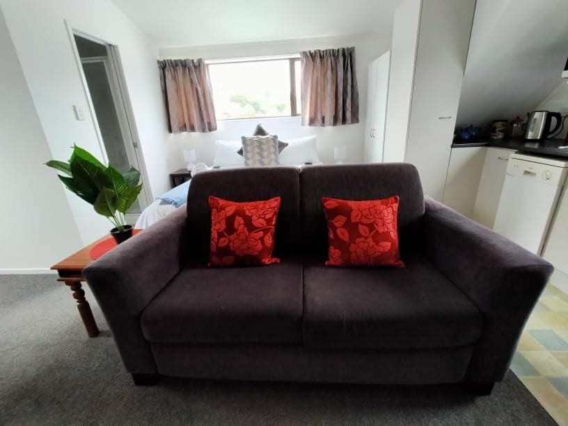 Studio On Golders - Two Minutes To The Lake And Quick Drive To Town! Taupo Exterior photo